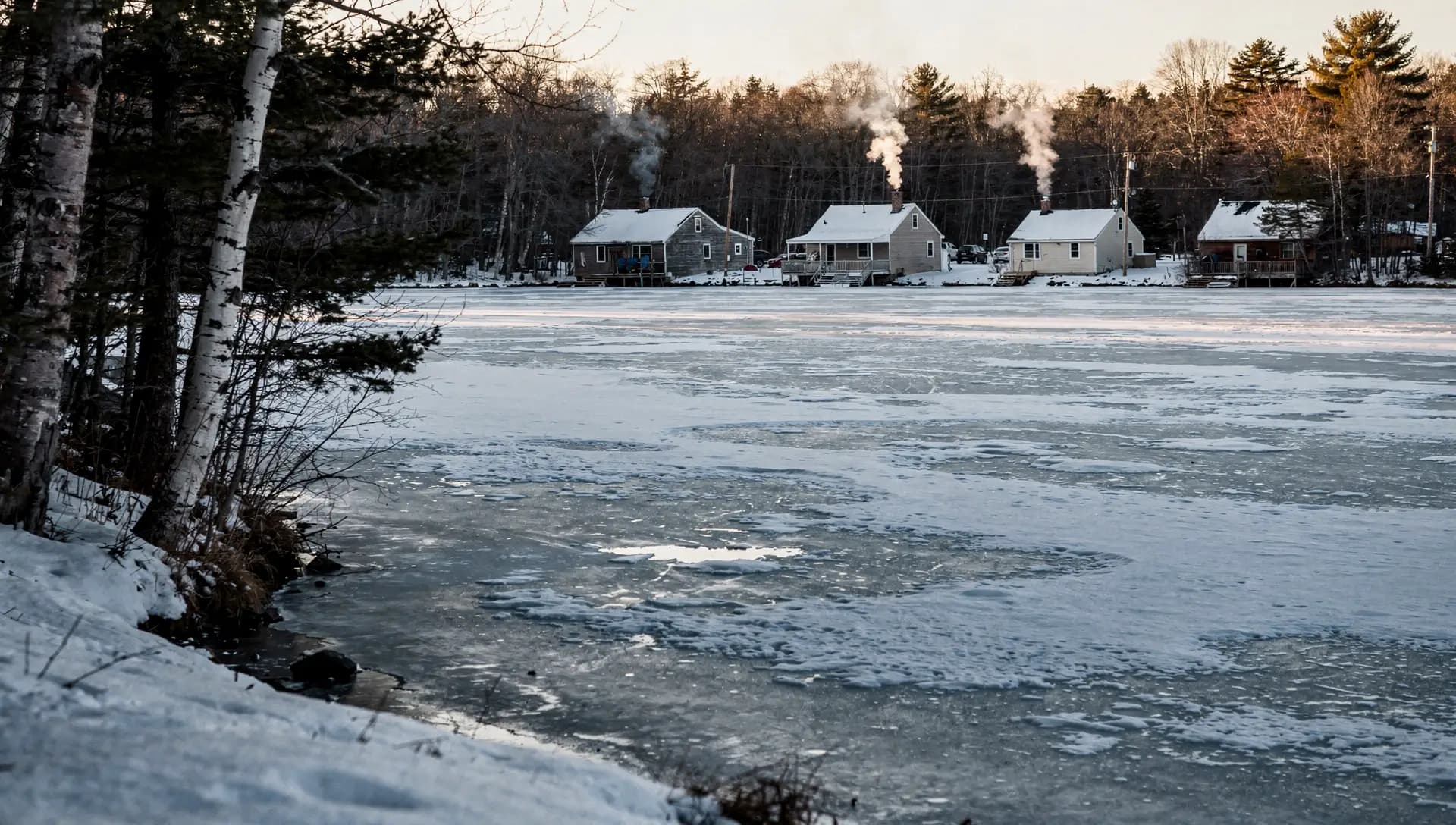 A residential street in Windham, NH in winter.